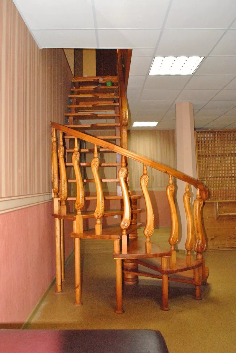 Изготовление деревянных лестниц на заказ от производителя качественно 7