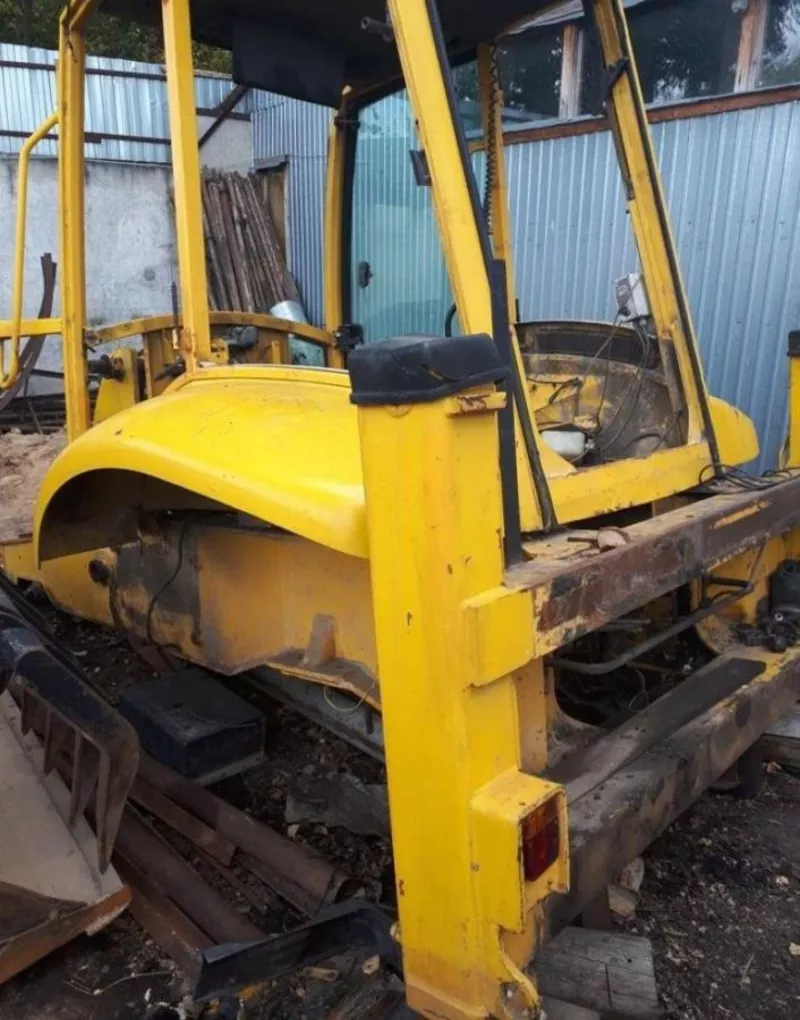 Рама с кабиной от экскаватора-погрузчика Komatsu WB93 2000 г.в 2