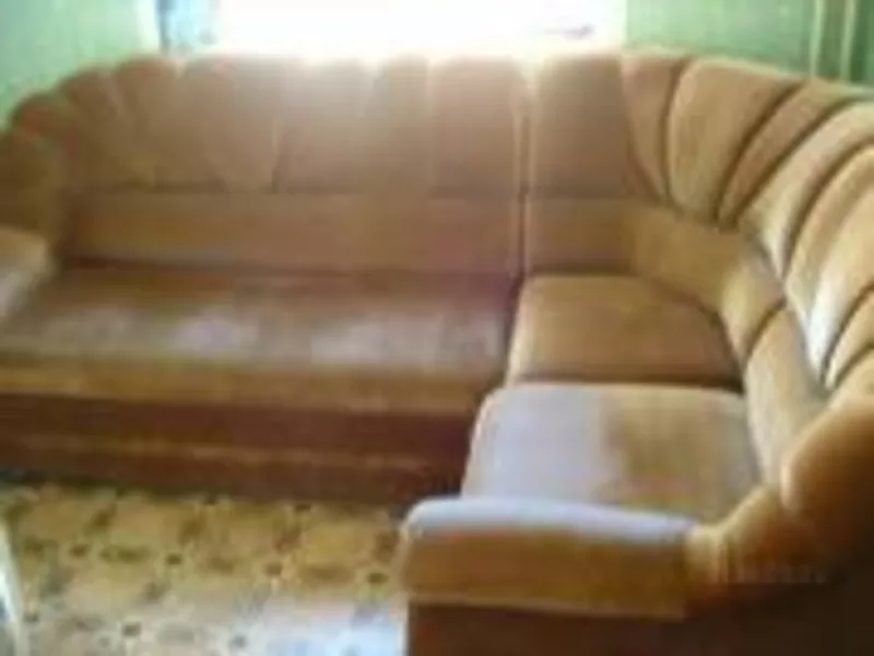 Продам срочно раскладной угловой диван с креслом